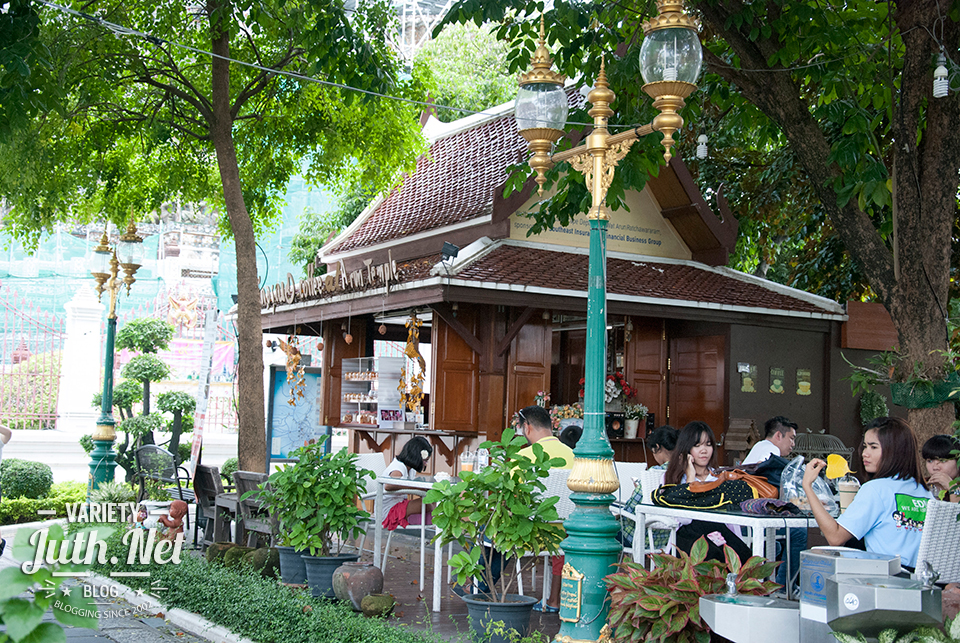 ร้านกาแฟภายในวัด