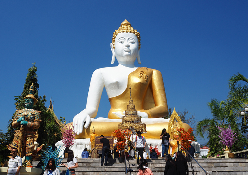 หลวงพ่อทันใจ วัดพระธาตุดอยคำ เชียงใหม่ - Juth.Net